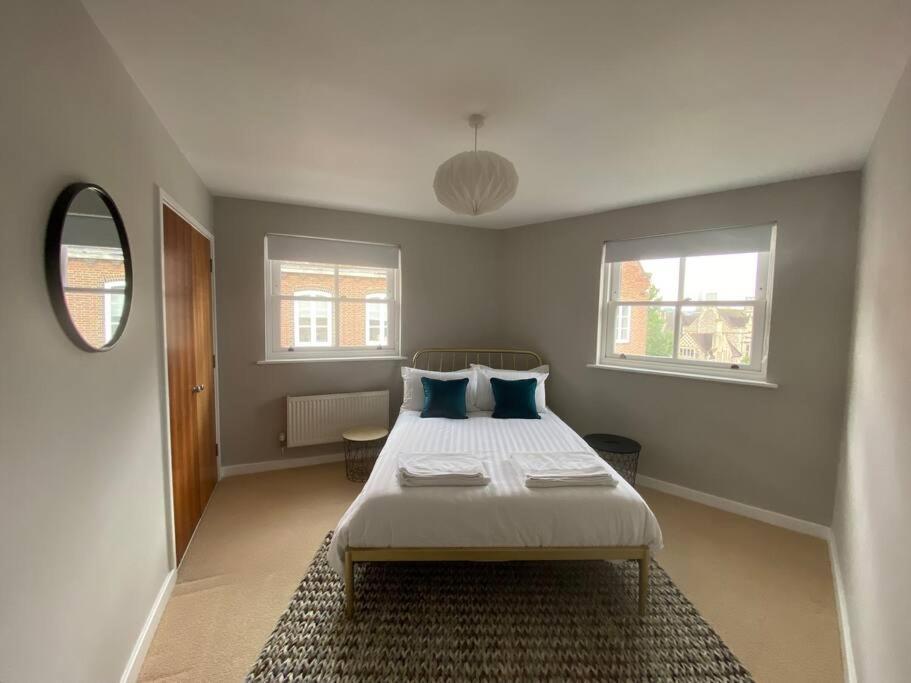 The Penthouse, Winchester Exterior foto